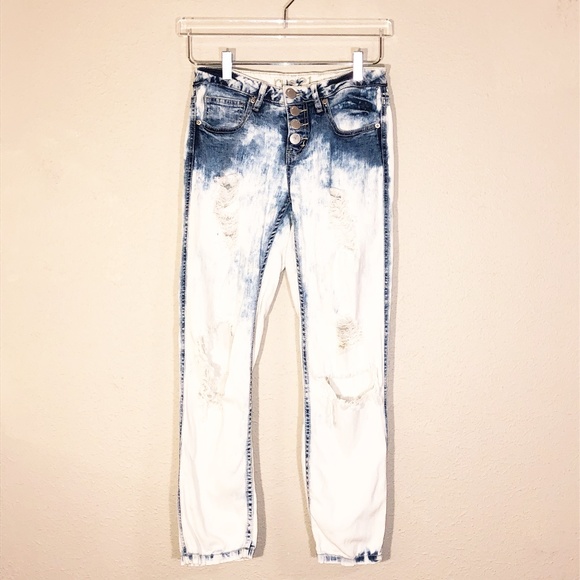 Rue 21 | Distressed Light Wash Denim | 3/4 - Picture 1 of 3